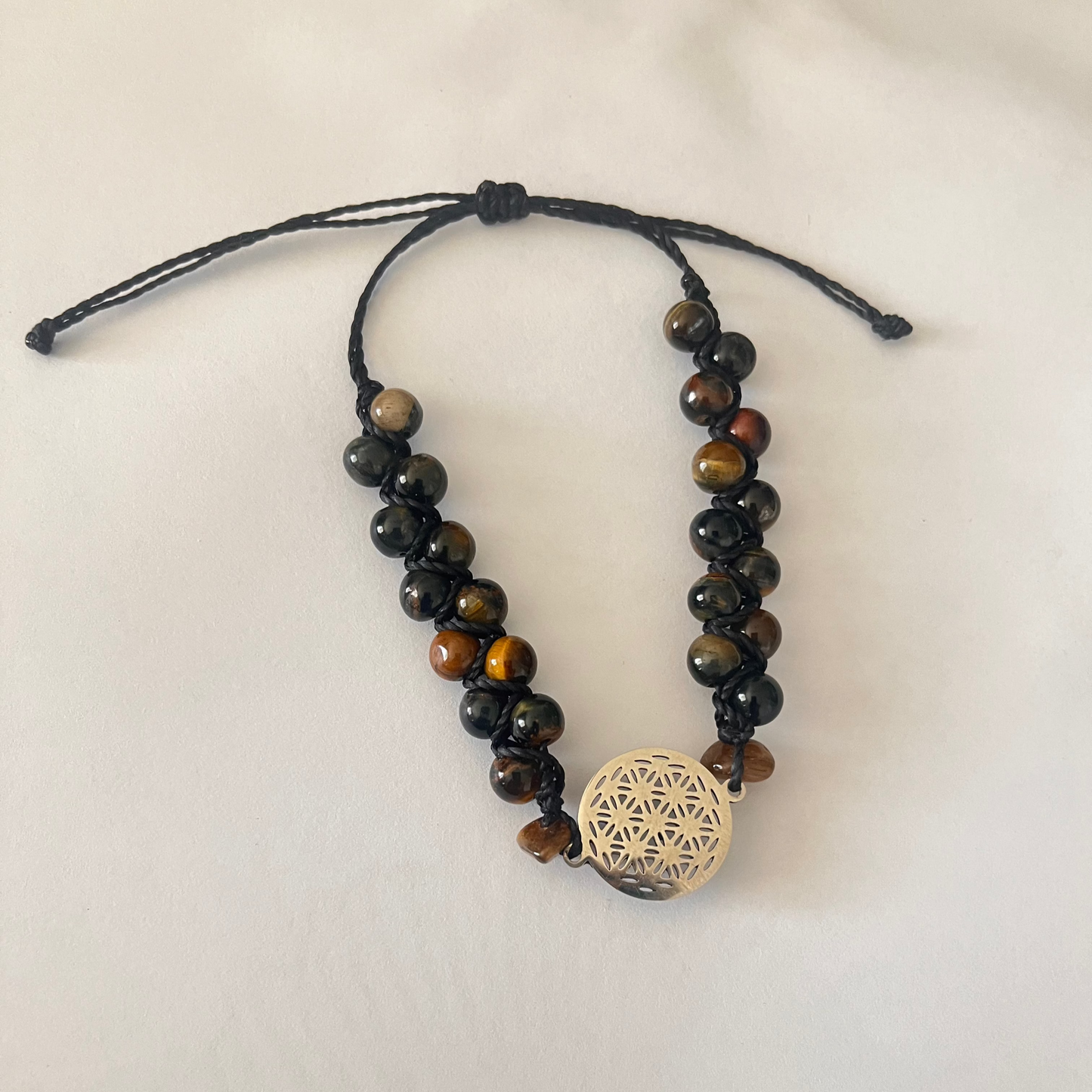 đ Bracelet « Vision SacrĂ©e » â Ćil de Faucon & Fleur de Vie
