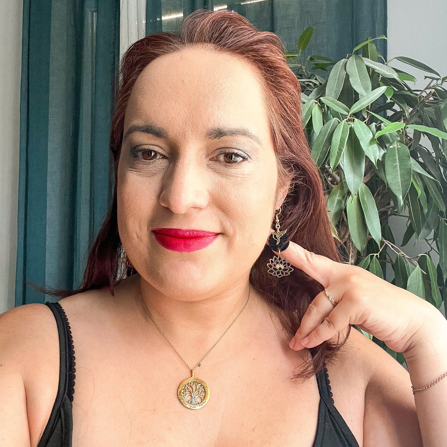 Boucles d’oreilles en acier inox doré et acrylique – Éveil délicat