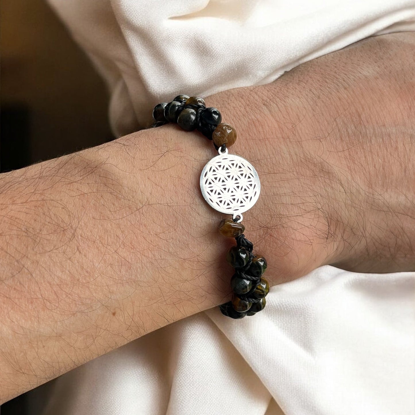 đ Bracelet « Vision SacrĂ©e » â Ćil de Faucon & Fleur de Vie