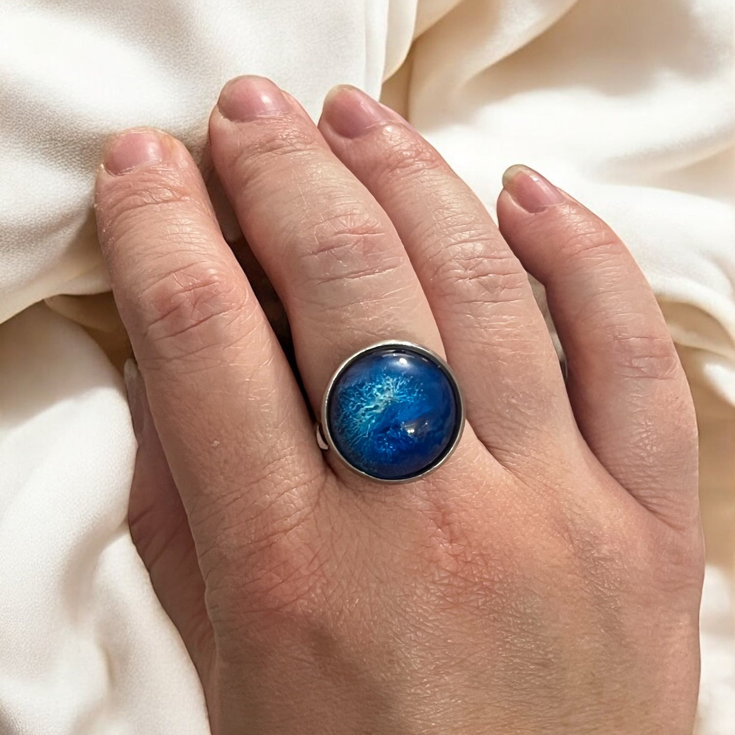 Bague ajustable en résine Effet encre bleu