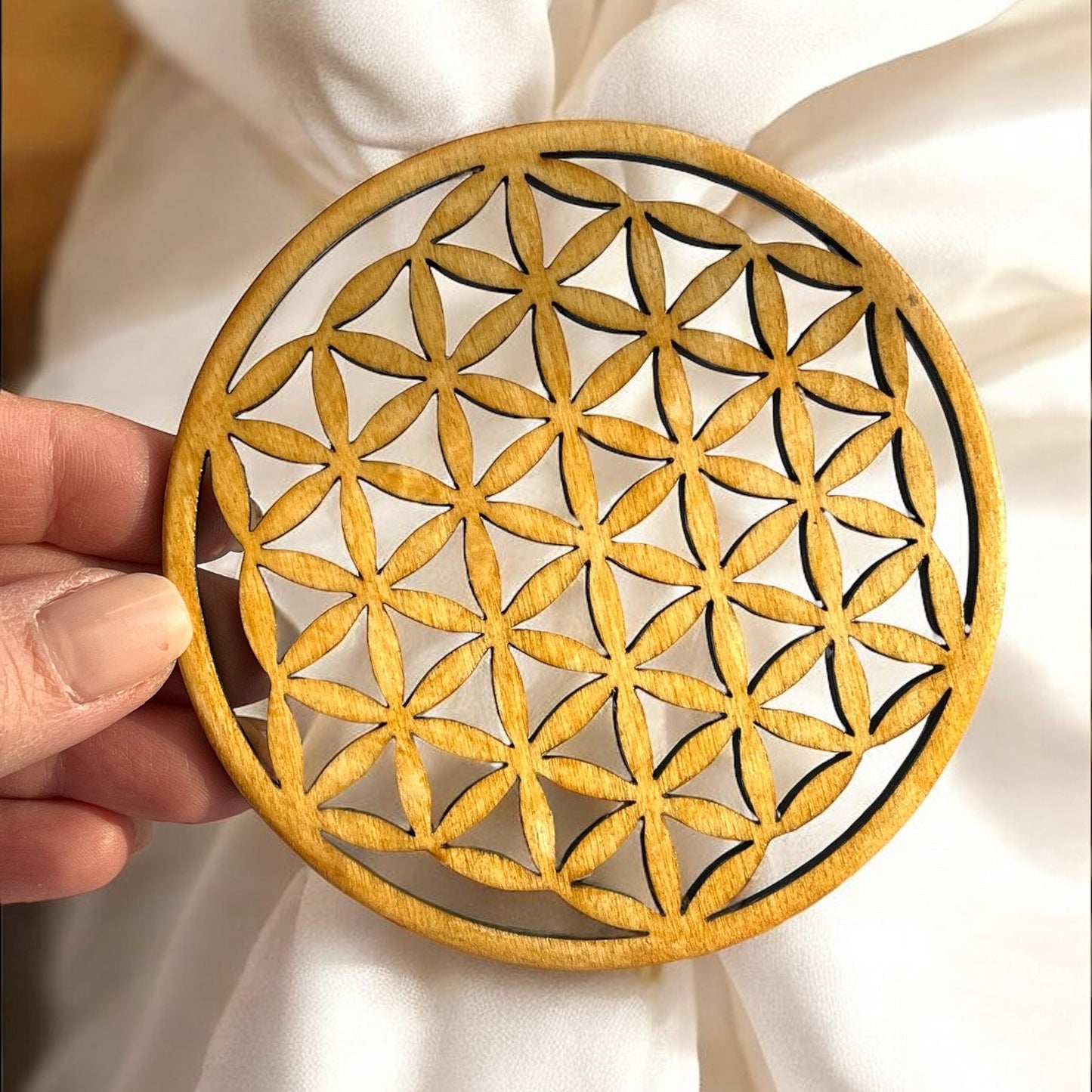 ✨ Fleur de vie en bois gravé – Pour recharger tes pierres et tes bijoux avec intention