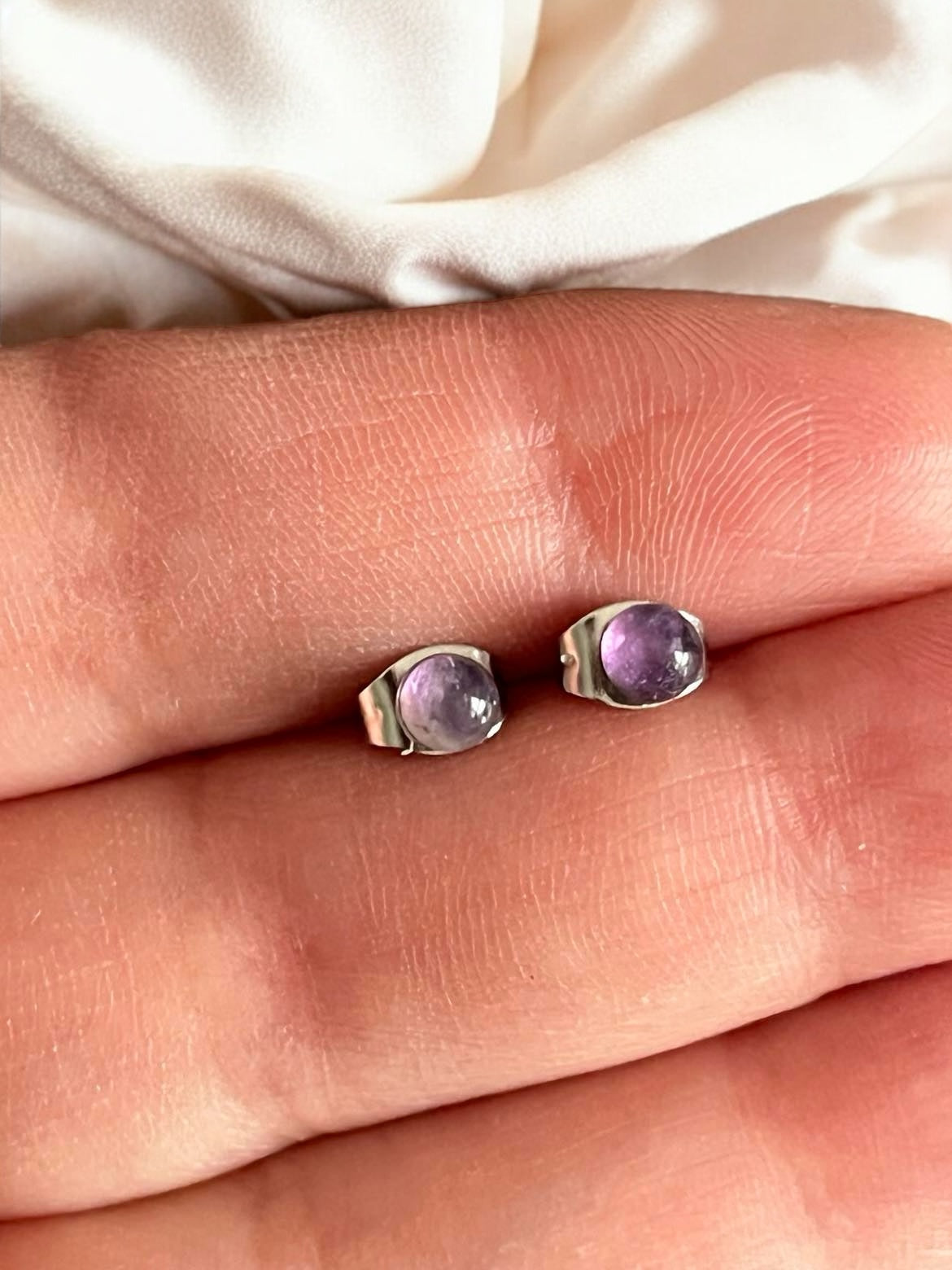 Boucles d'oreilles clous Améthiste
