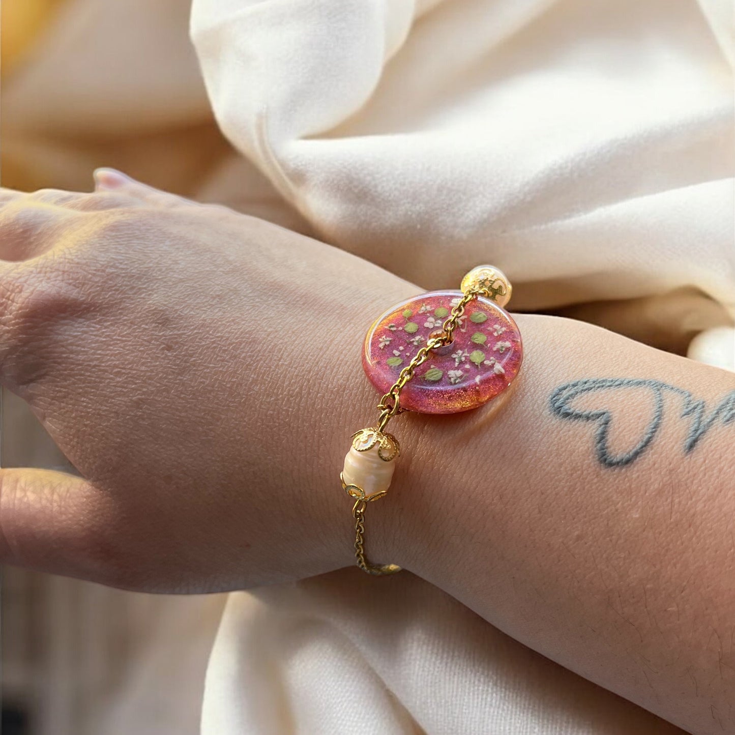 Bracelet Femme – Poésie Fleurie en Résine Caméléon