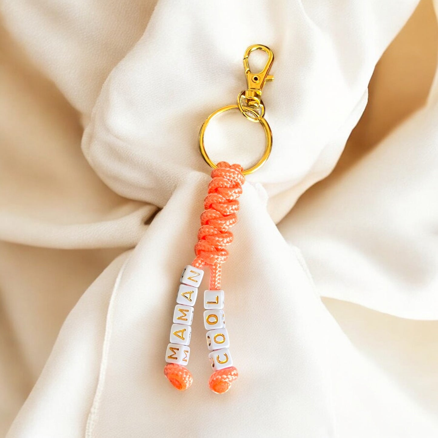 💕 Personalized Paracord Keychains – Sweet Words for Mom 💕