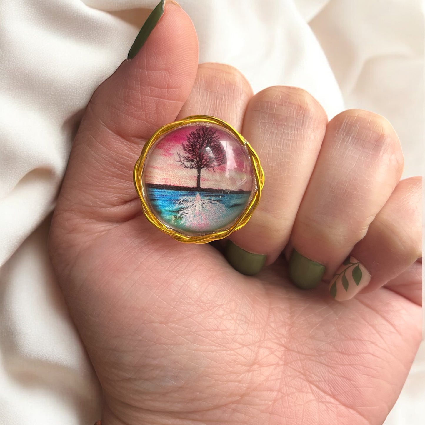 Bague « Racines d’Or » – Arbre de vie & fil doré tressé