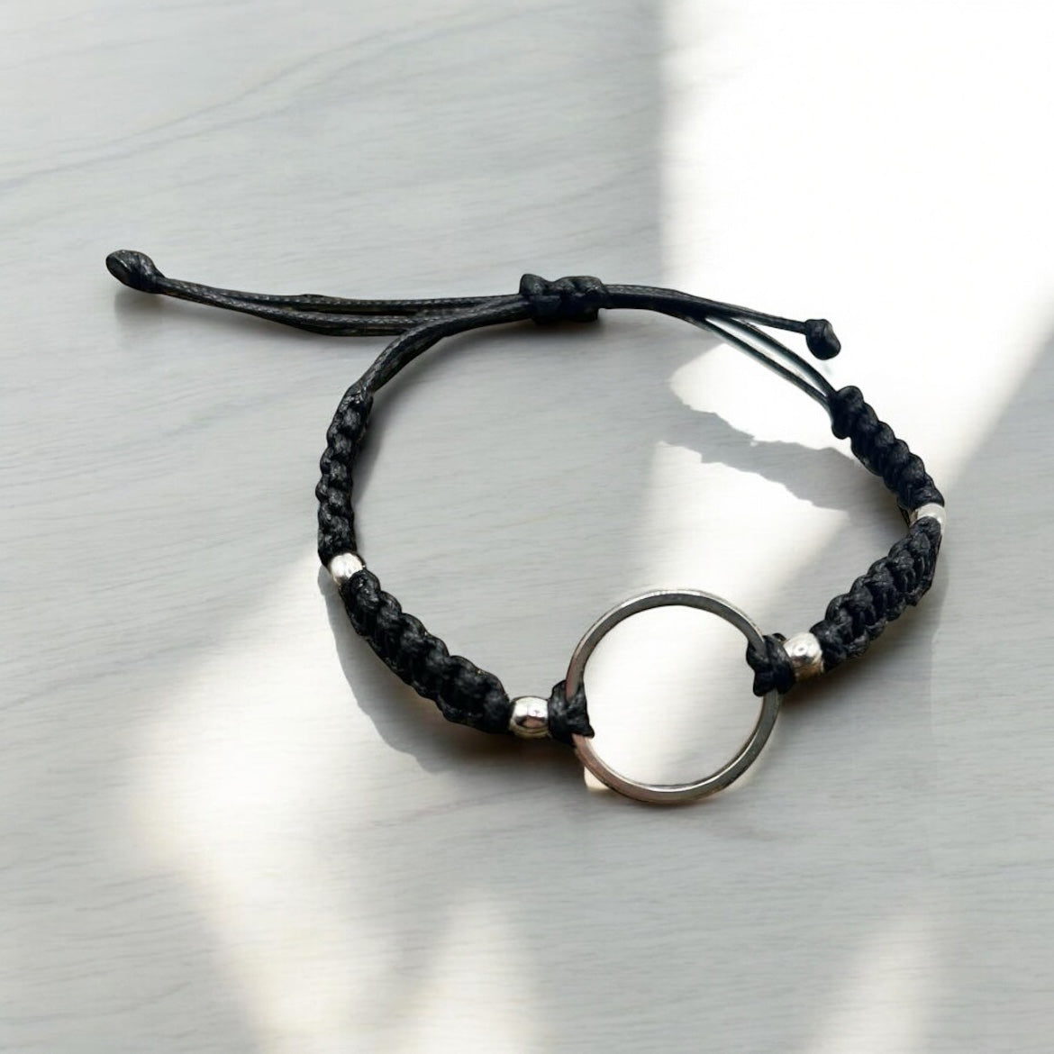 đ NĆud Noir â Bracelet dâAttitude et de SimplicitĂ©