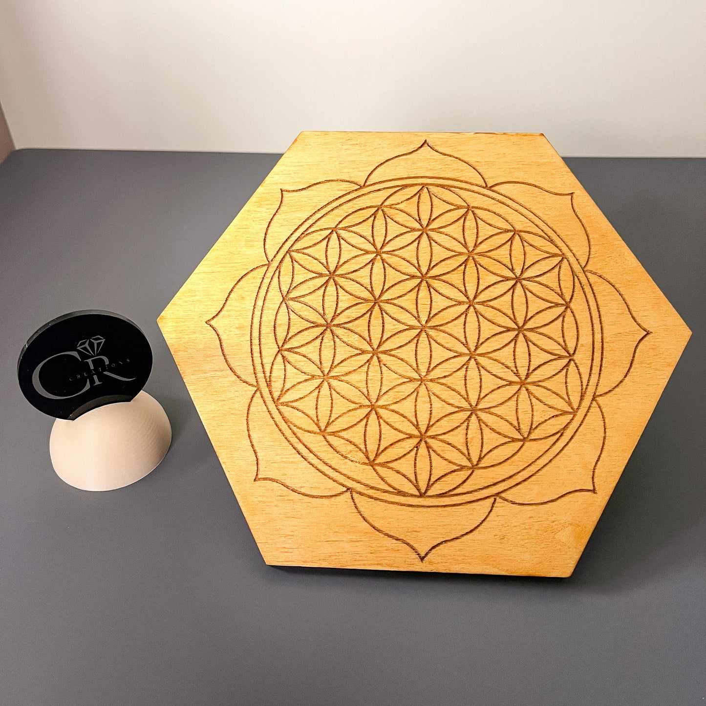 ✨Fleur de Vie en bois gravée et vernie – Format octogonal 15 cm