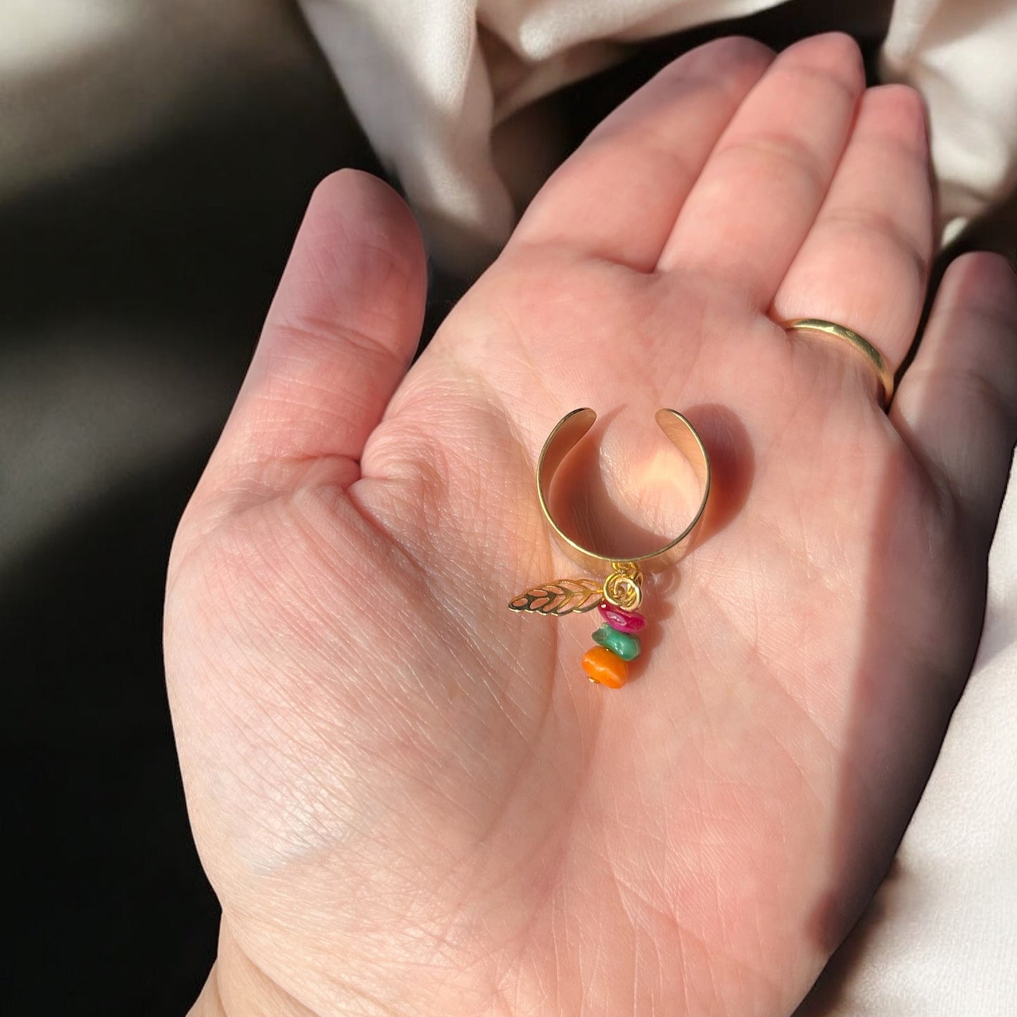 🌸 Bague « Feuille Joyeuse » – Acier inox doré & pierres colorées