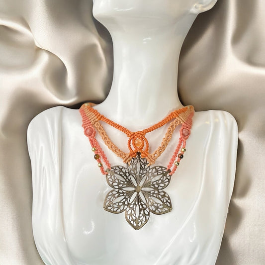 Collier Ajustable en Macramé Fleur et Perles